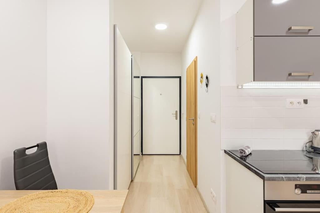 Cityscape Oasis: Active Studio Heaven Pressburg Exterior foto
