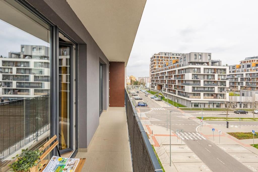 Cityscape Oasis: Active Studio Heaven Pressburg Exterior foto