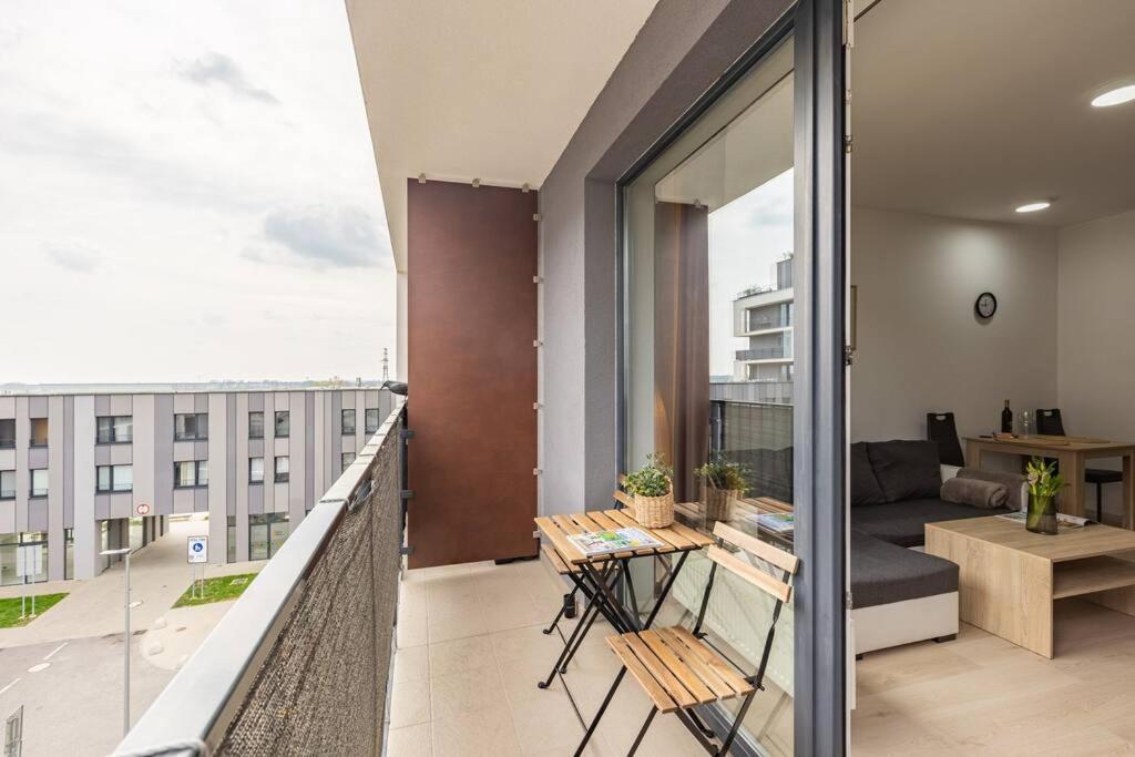 Cityscape Oasis: Active Studio Heaven Pressburg Exterior foto
