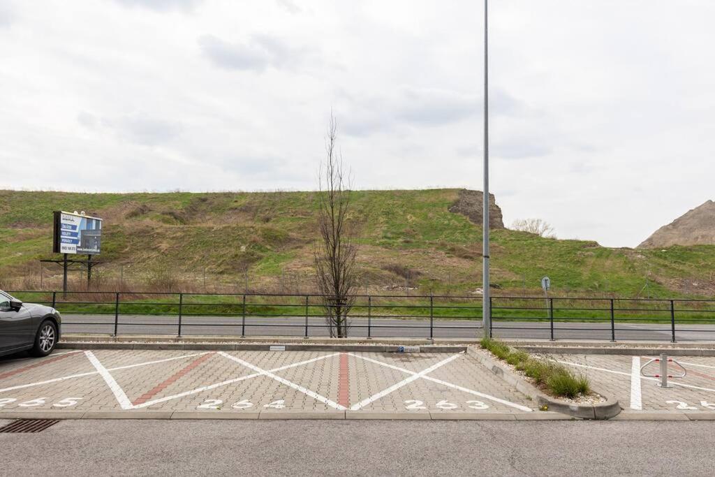 Cityscape Oasis: Active Studio Heaven Pressburg Exterior foto